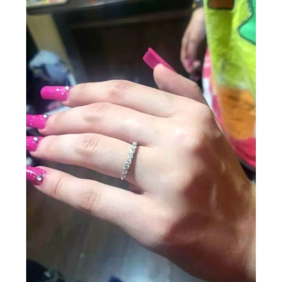 14kt solid white GOLD band SIZE 6 with NINE REAL diamonds 💎 - Picture 6 of 6